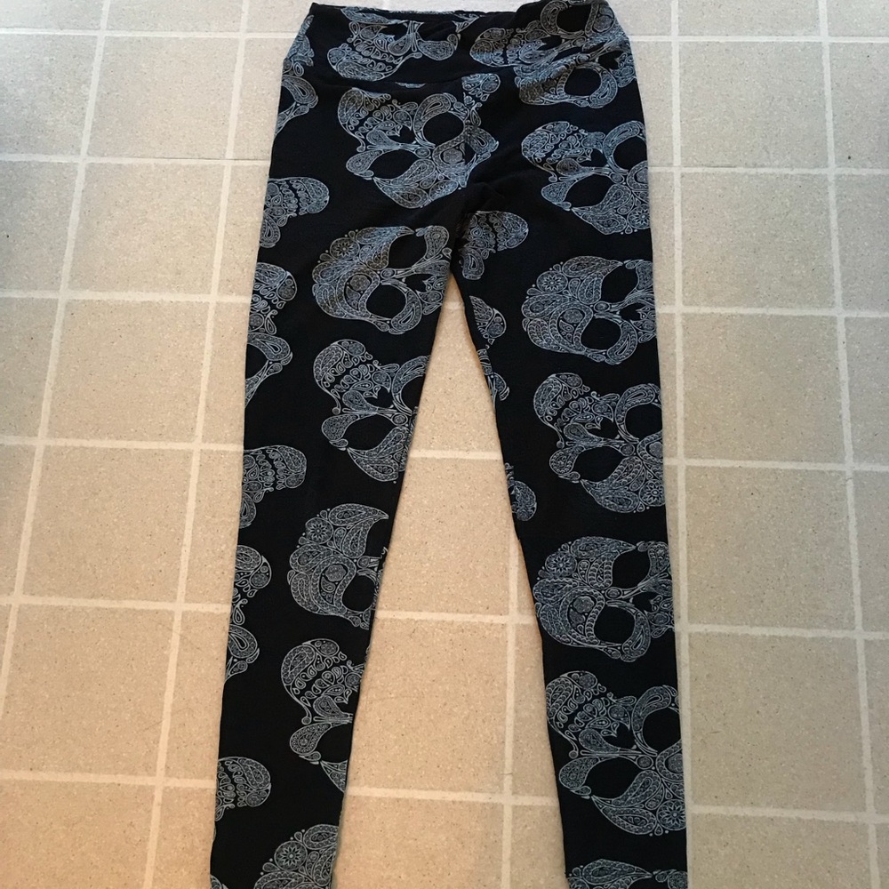 LulaRoe Paisley Skull Leggings OS